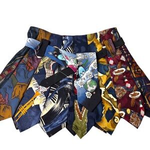 Women’s Silk Tie Skirt Size 6 Handmade in Seattle Washington READ